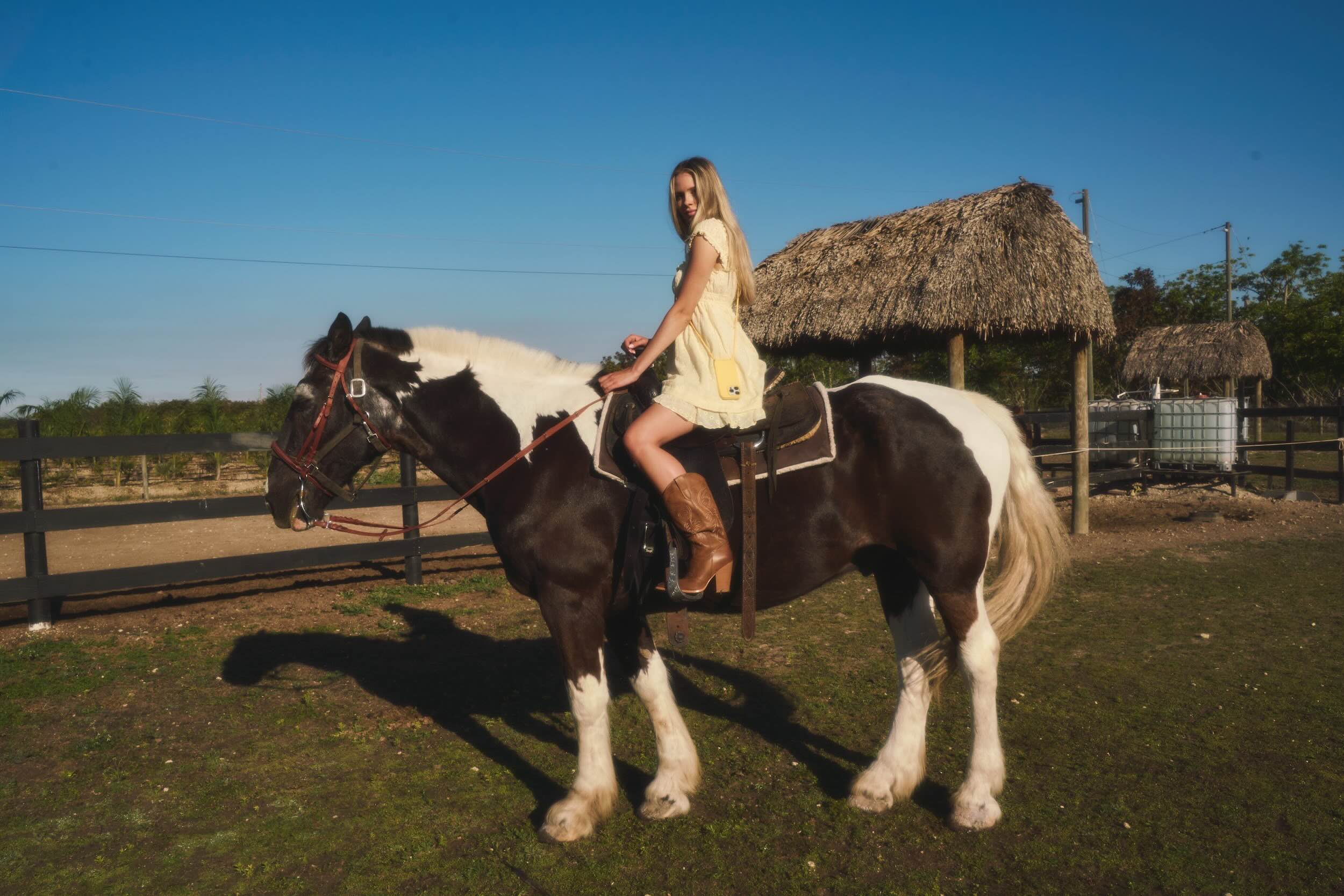 Escape to the Countryside: A Dreamy Collection for the Modern Trendsetter