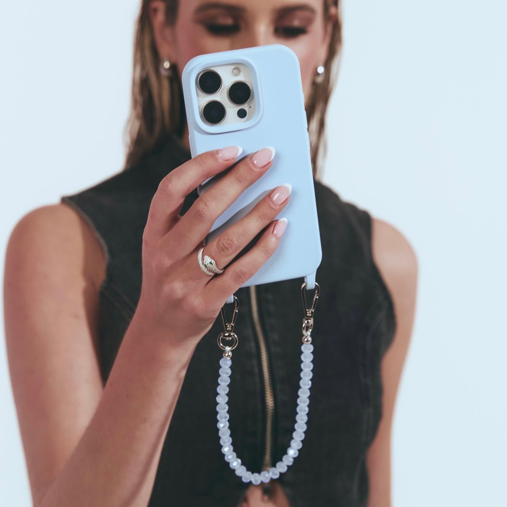 08 Phone Chain Set Glacier