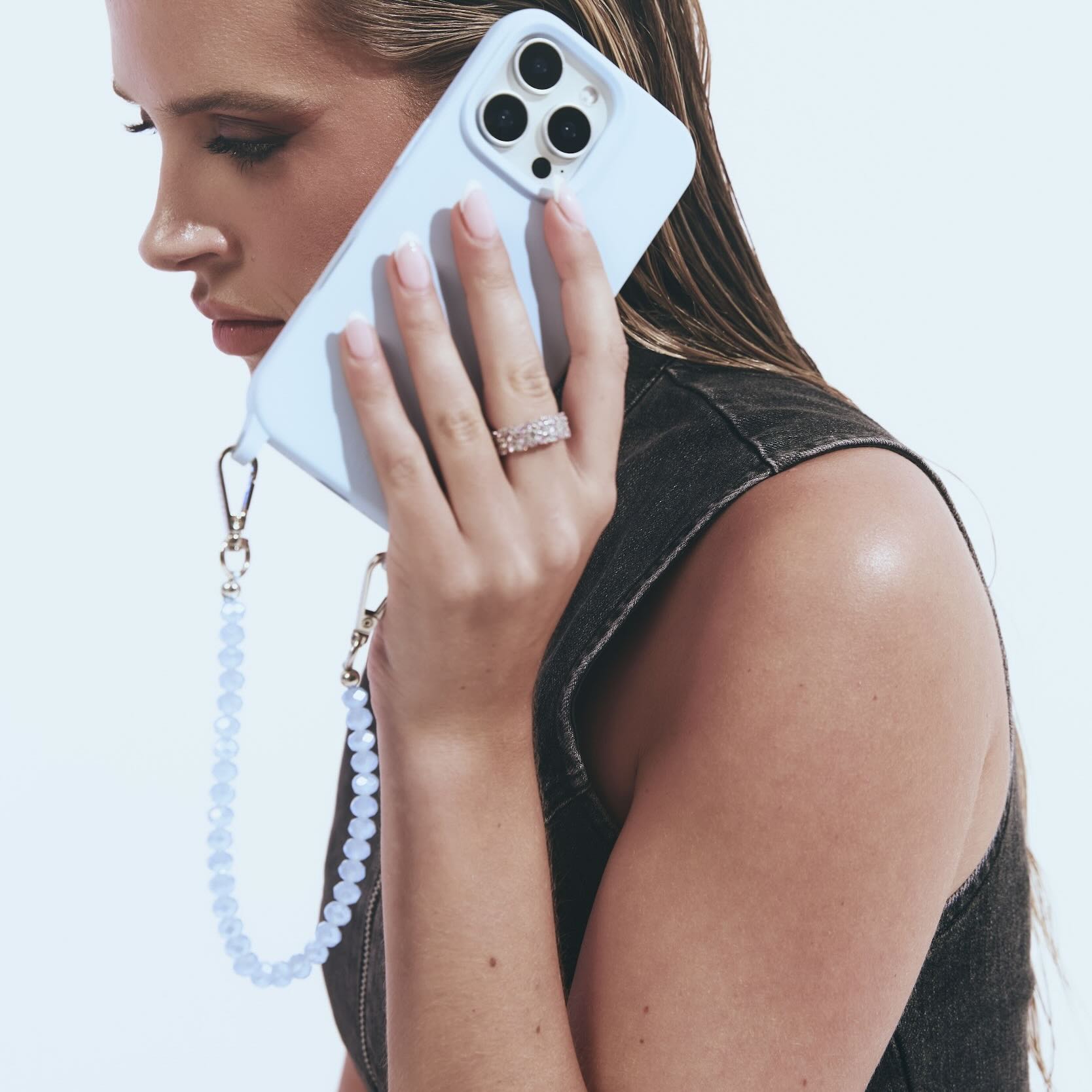 Luna Phone Chain Glacier