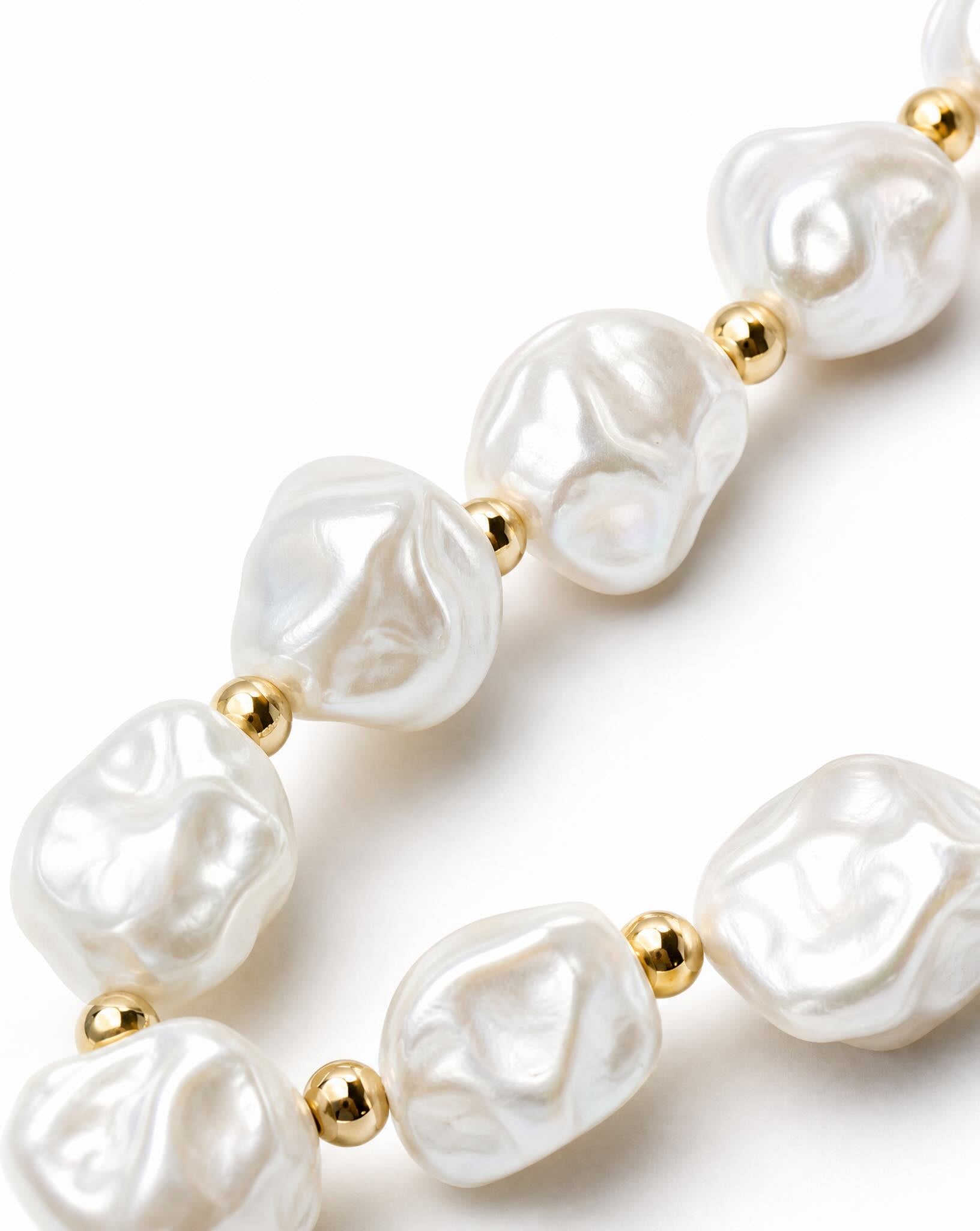Lune Baroque Pearl Phone Chain