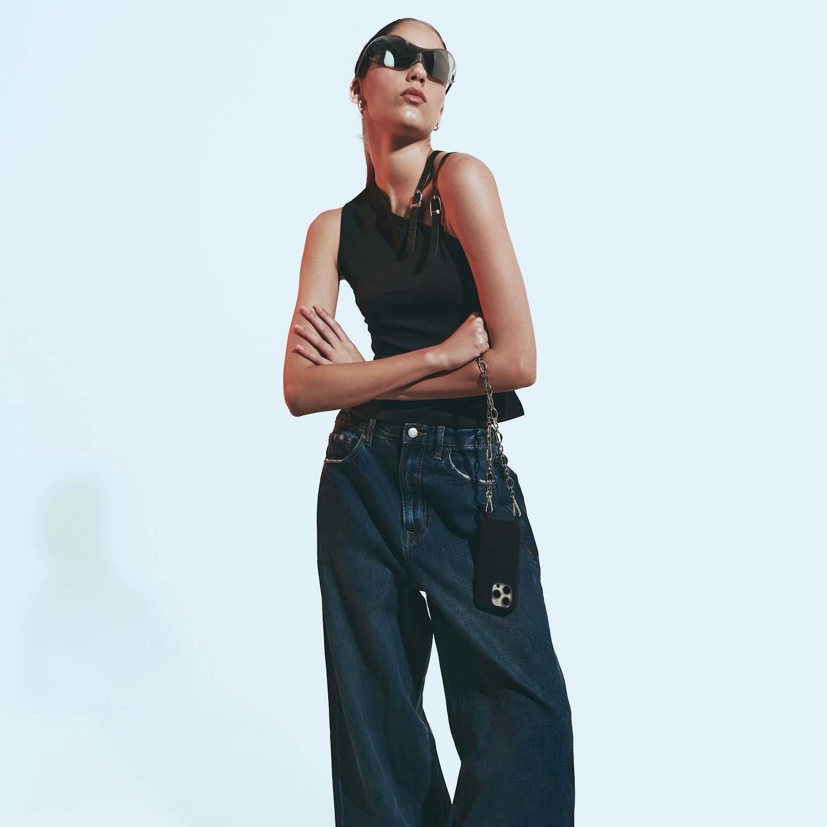 02 Phone Chain Set Black