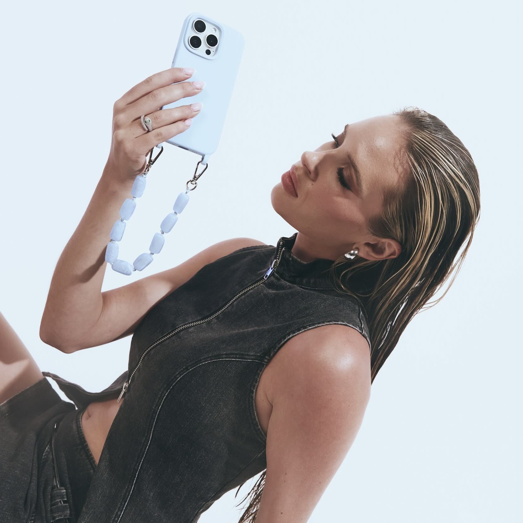 11 Phone Chain Set Glacier