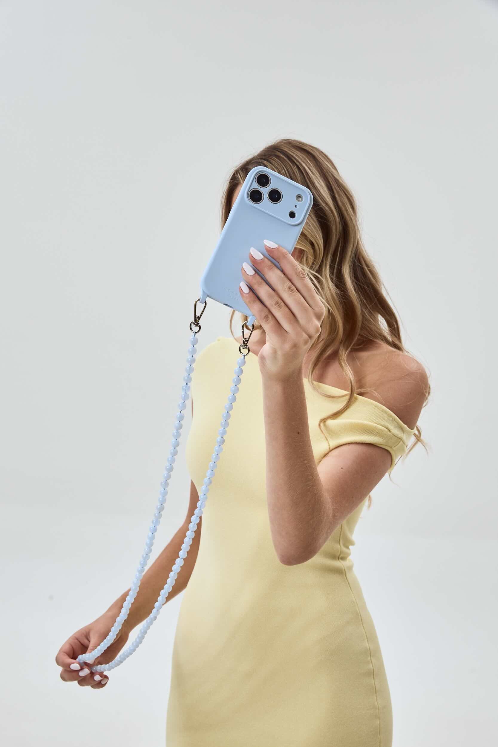 Scarlett Phone Chain Glacier