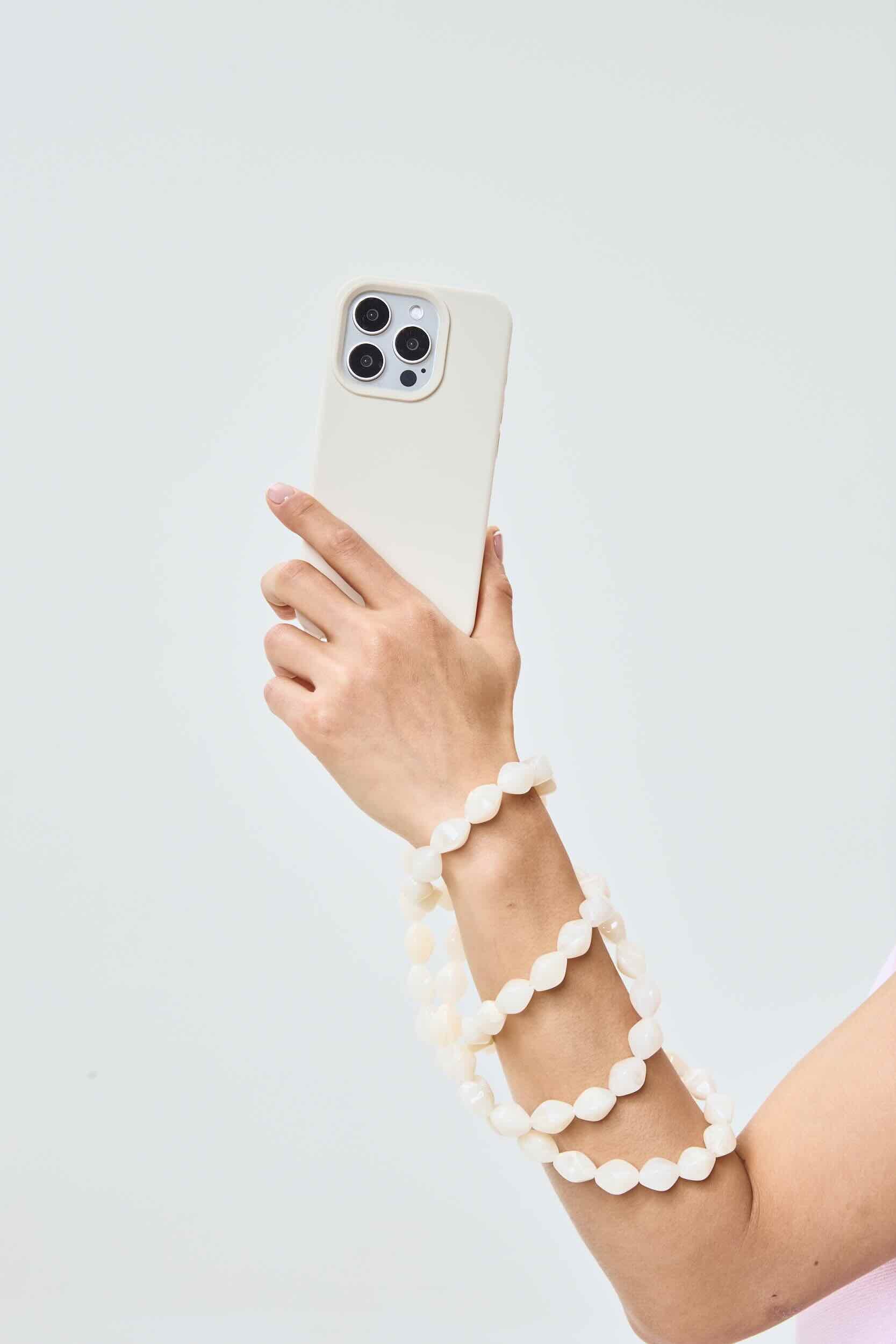 Valerie Phone Chain Ivory